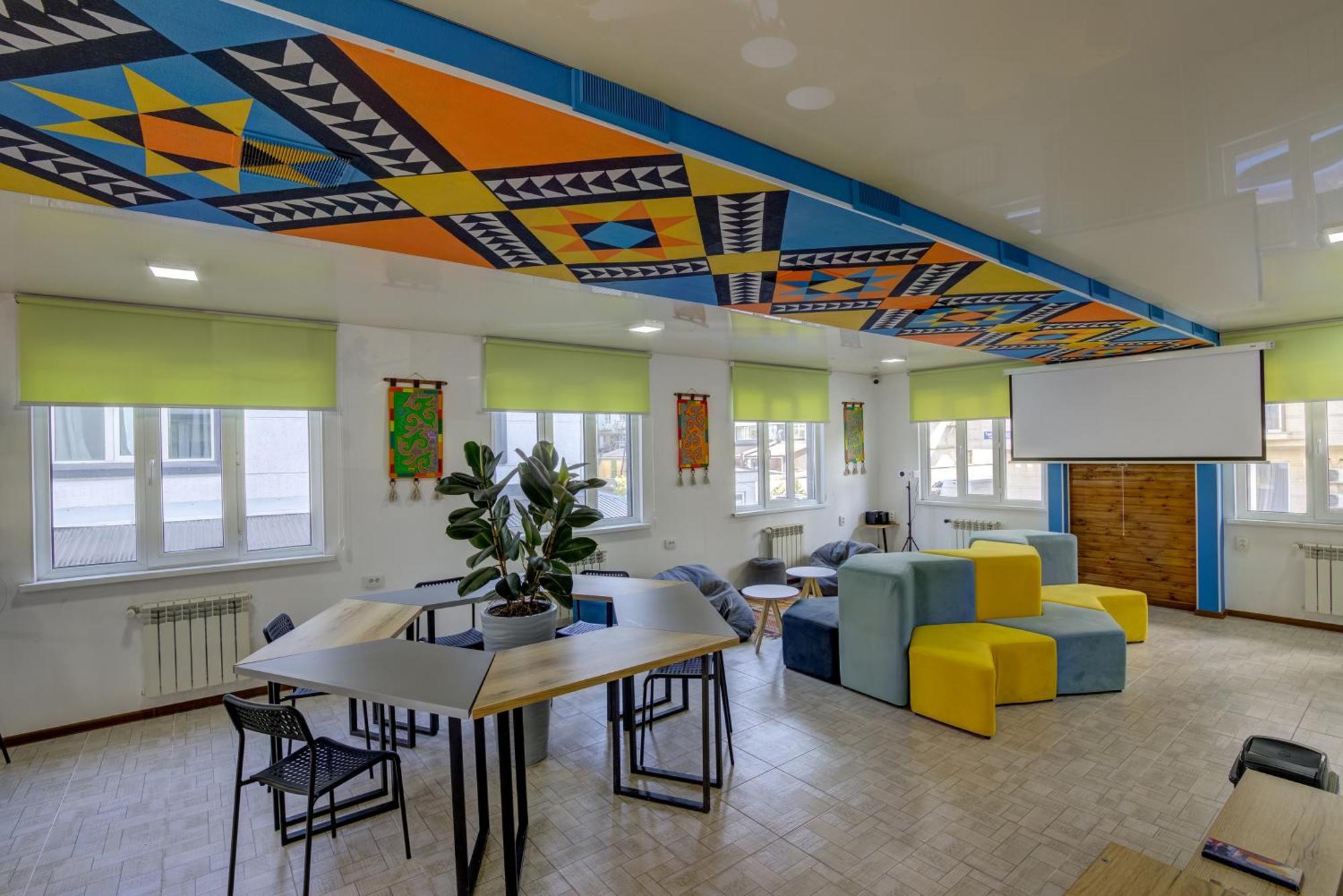 People Hostel & Coworking Бишкек Екстериор снимка