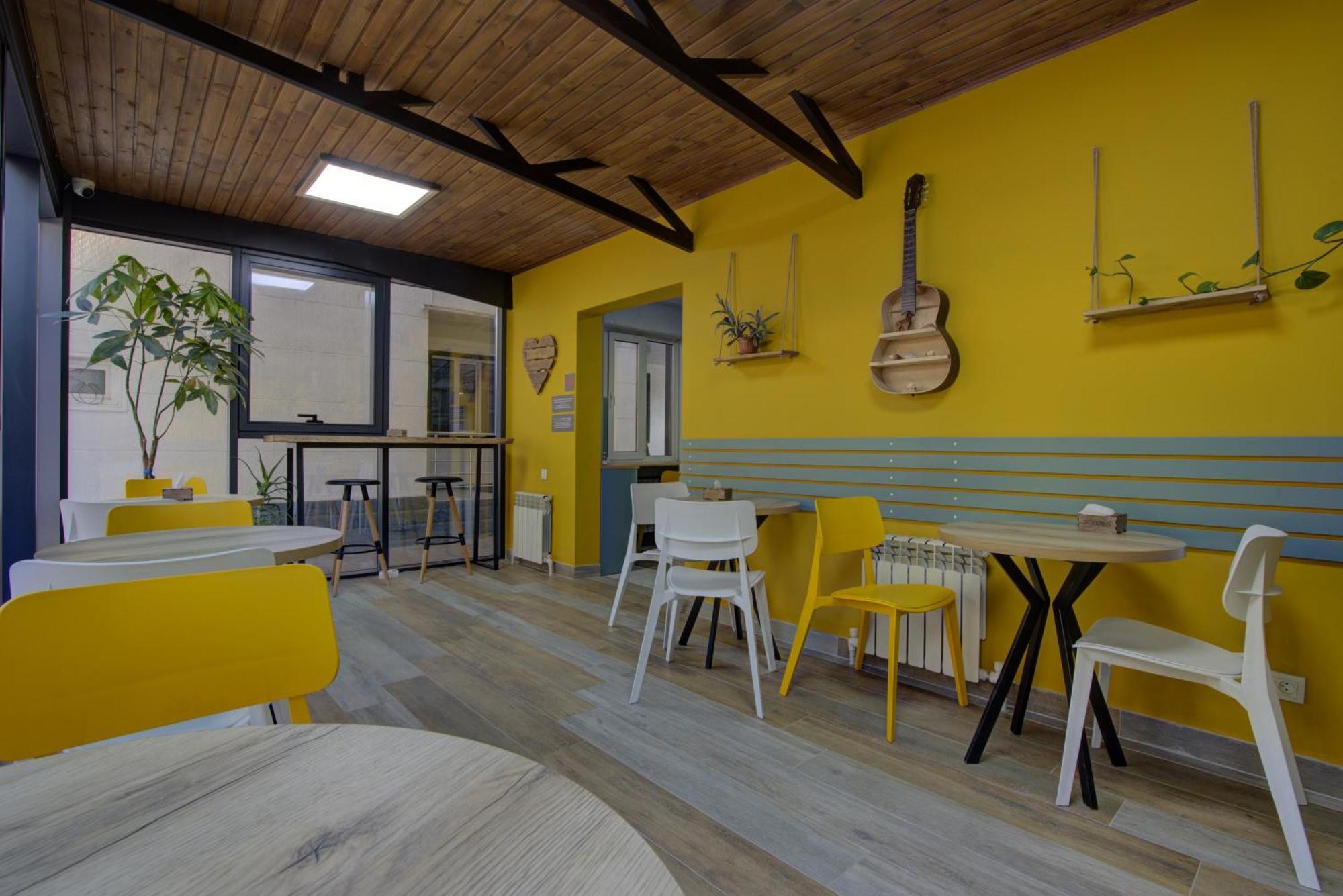 People Hostel & Coworking Бишкек Екстериор снимка