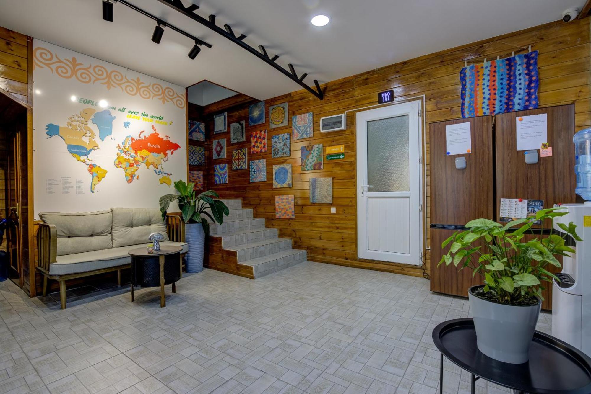 People Hostel & Coworking Бишкек Екстериор снимка