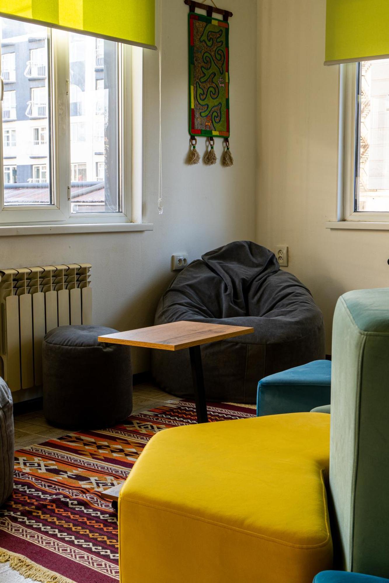 People Hostel & Coworking Бишкек Екстериор снимка