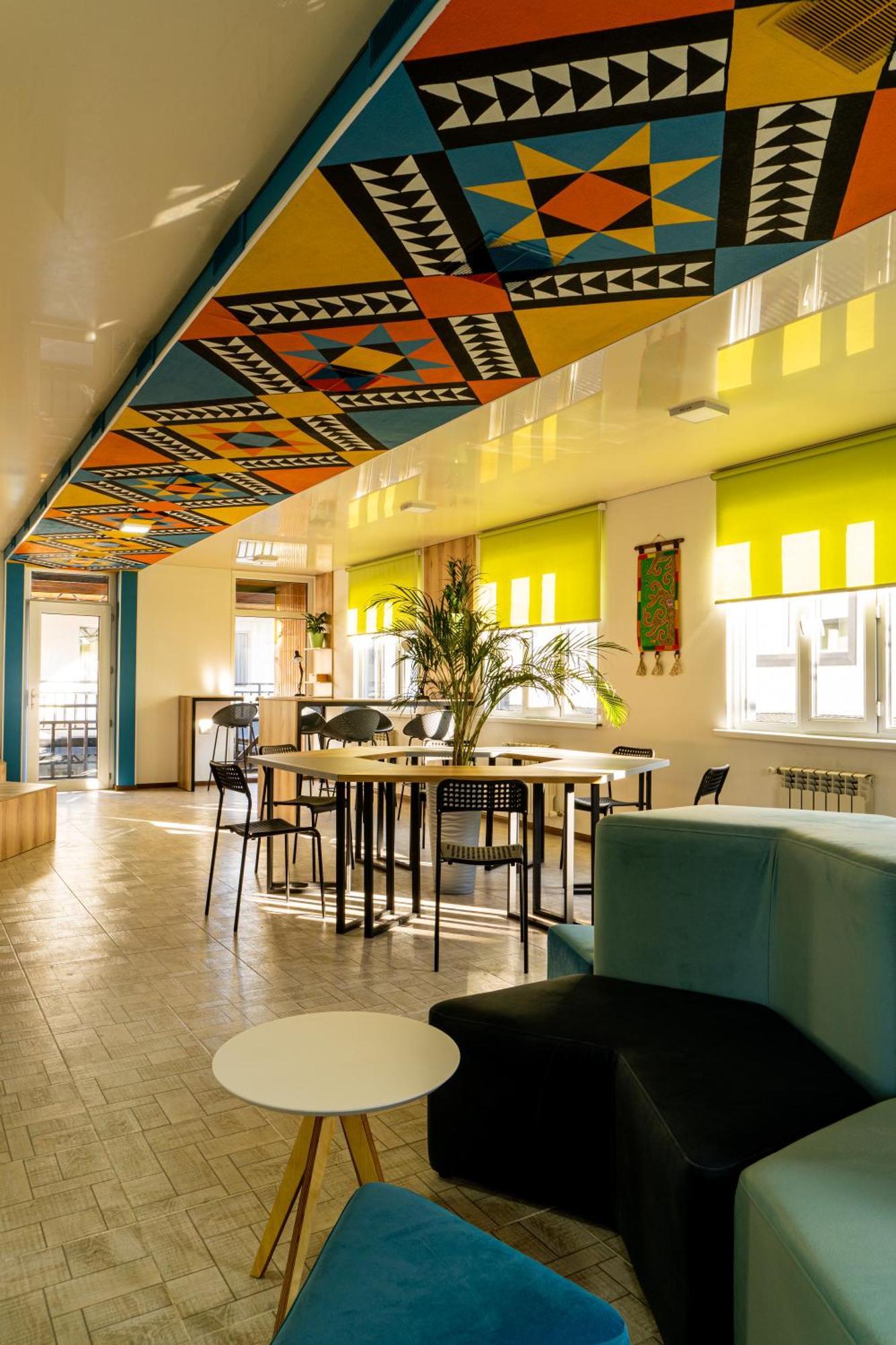 People Hostel & Coworking Бишкек Екстериор снимка