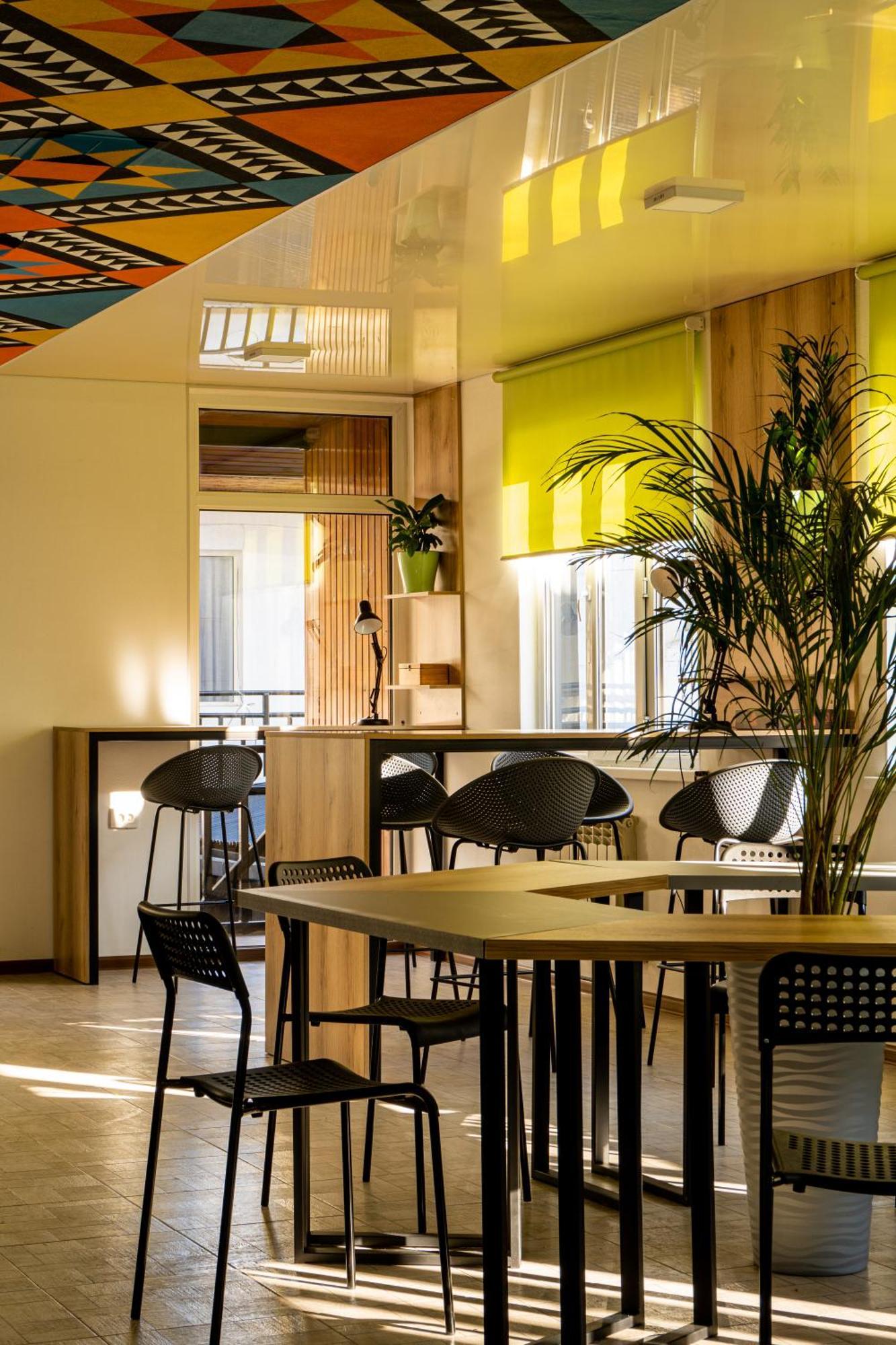 People Hostel & Coworking Бишкек Екстериор снимка